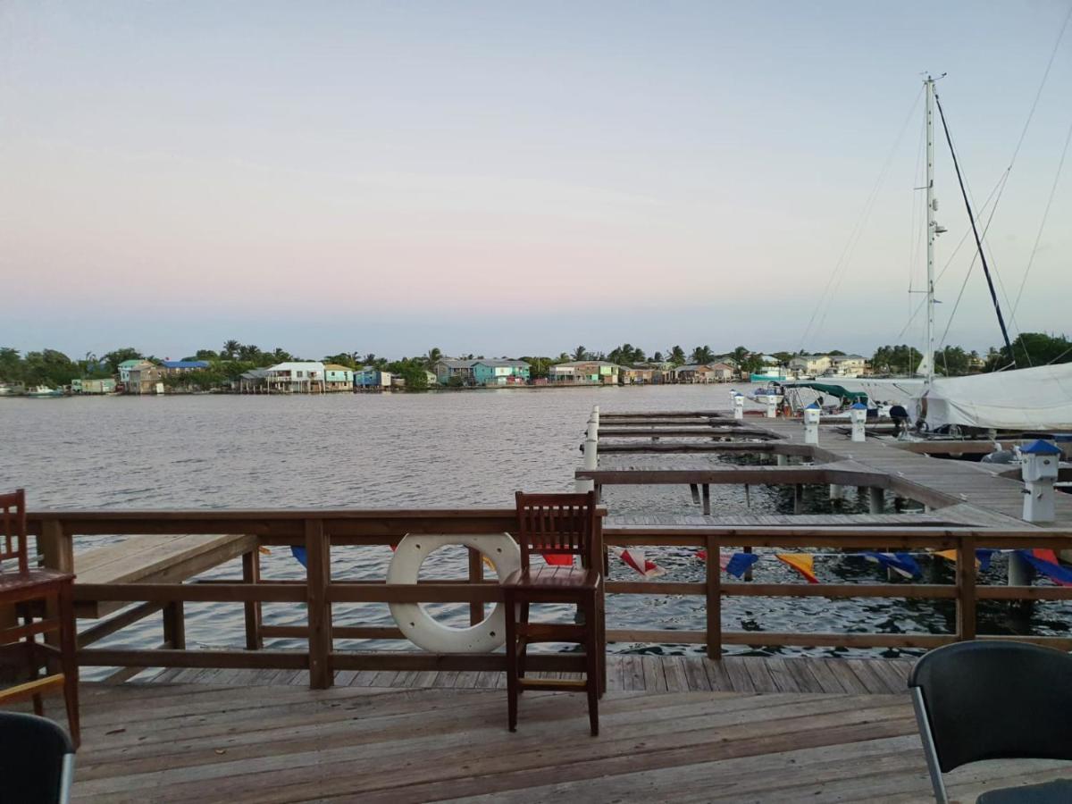 Hotel And Dive Center Roatan Yacht Club French Harbour Exteriér fotografie