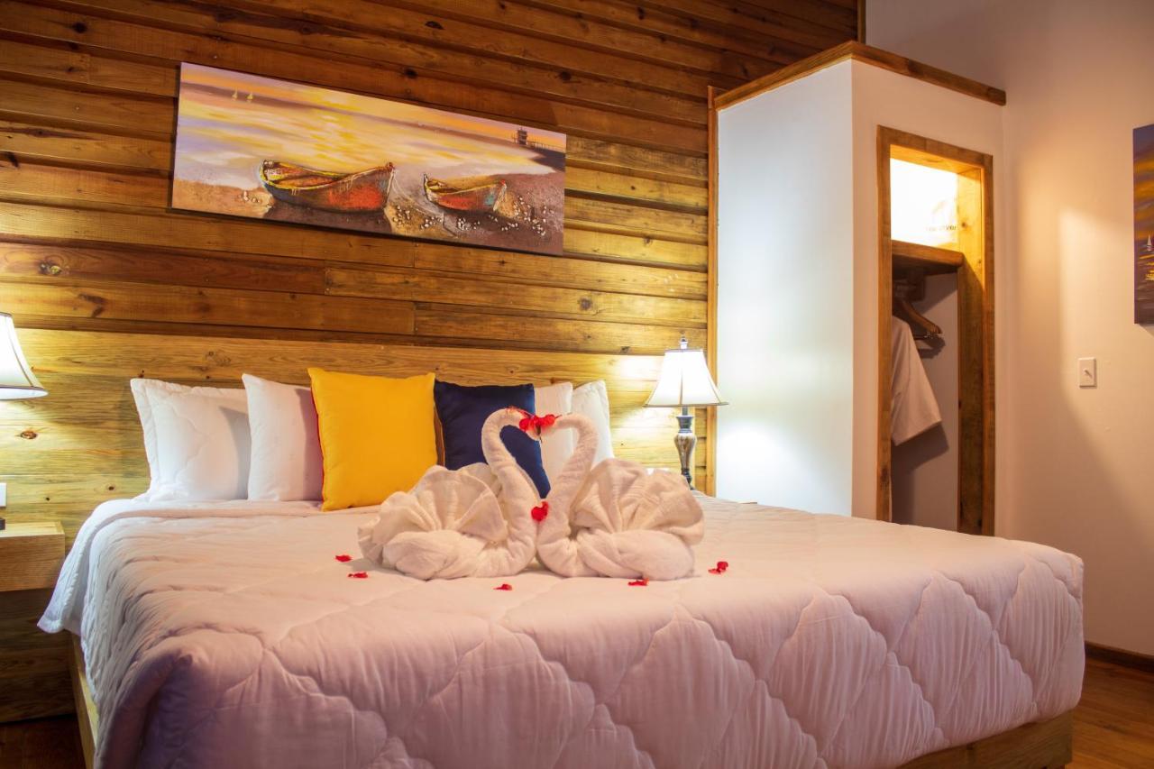 Hotel And Dive Center Roatan Yacht Club French Harbour Exteriér fotografie