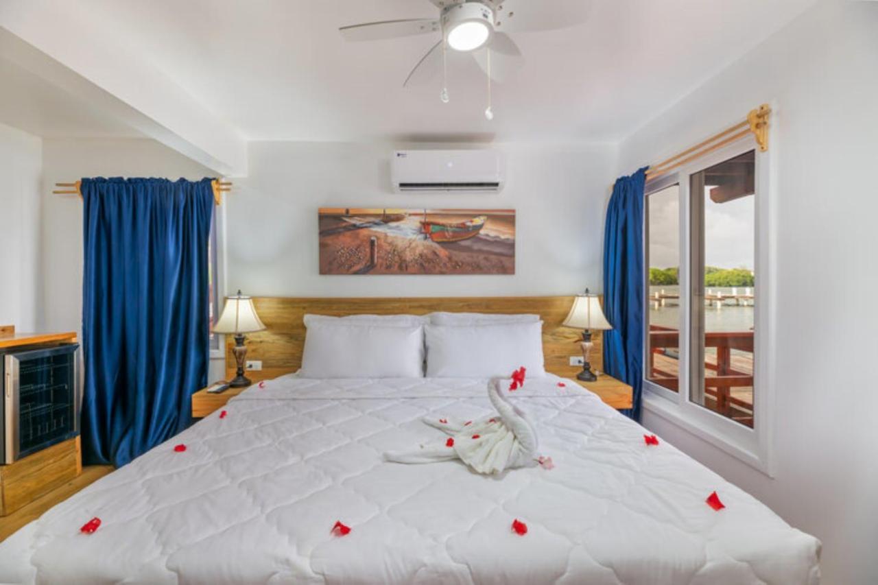 Hotel And Dive Center Roatan Yacht Club French Harbour Exteriér fotografie