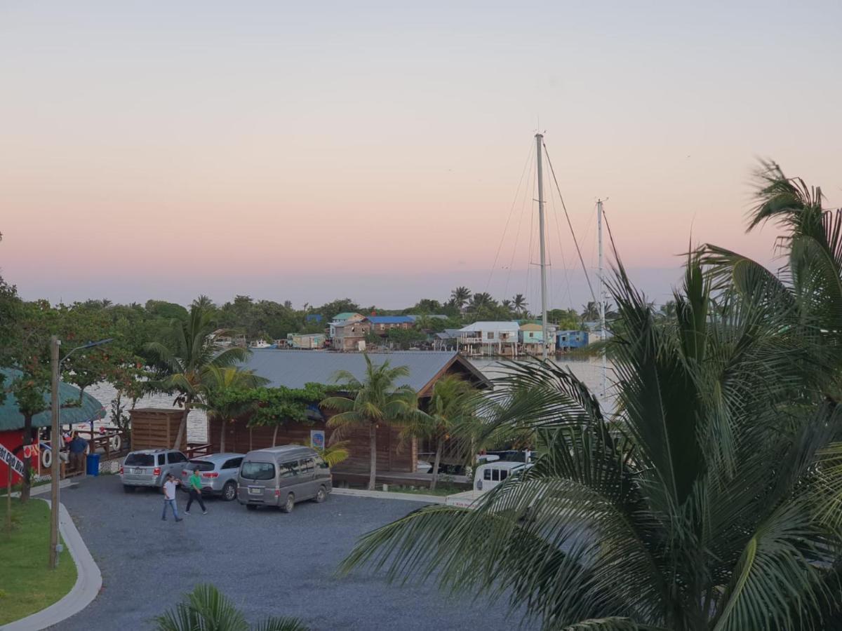 Hotel And Dive Center Roatan Yacht Club French Harbour Exteriér fotografie