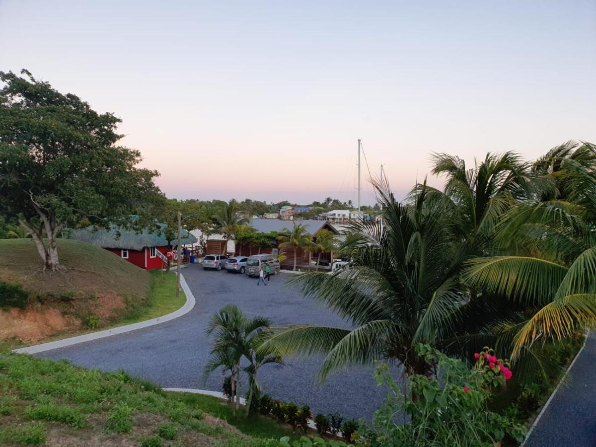 Hotel And Dive Center Roatan Yacht Club French Harbour Exteriér fotografie