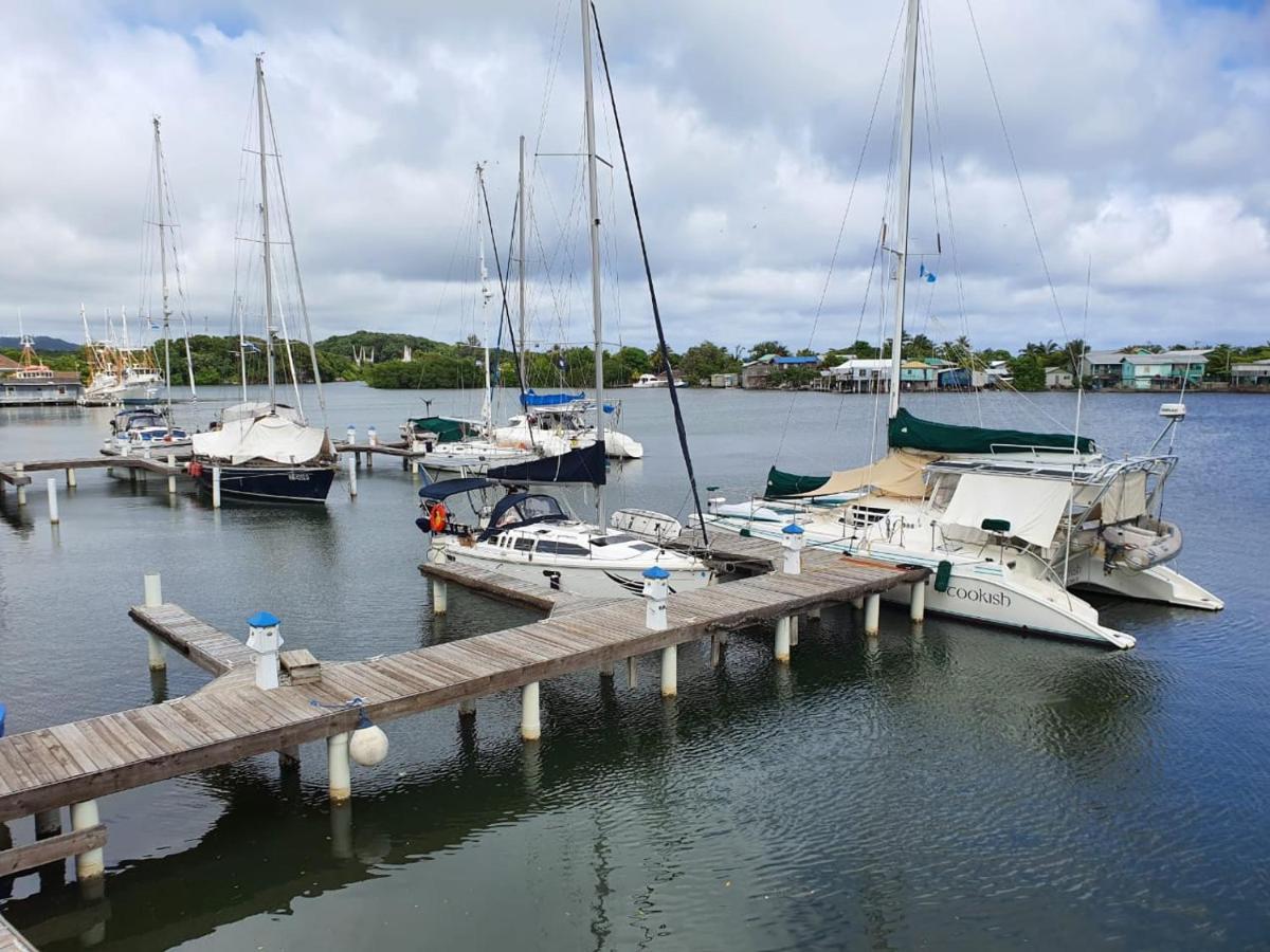 Hotel And Dive Center Roatan Yacht Club French Harbour Exteriér fotografie